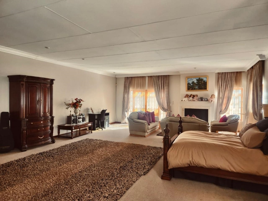 4 Bedroom Property for Sale in Wilkoppies North West